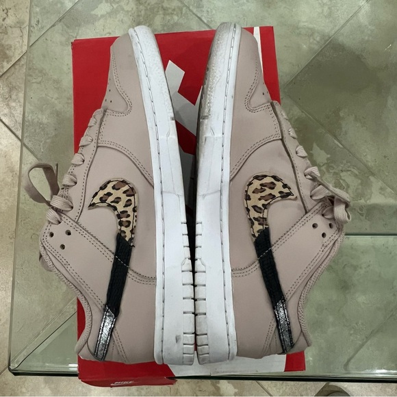 Nike Dunk Low SE in Fossil Stone and leopard print sneakers 8.5 - Picture 7 of 16